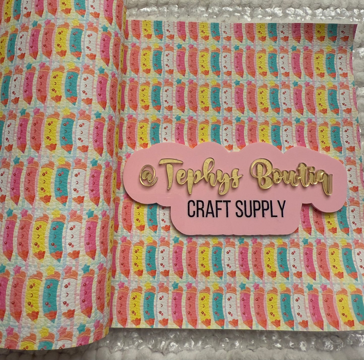 Litchi Leather Escuela