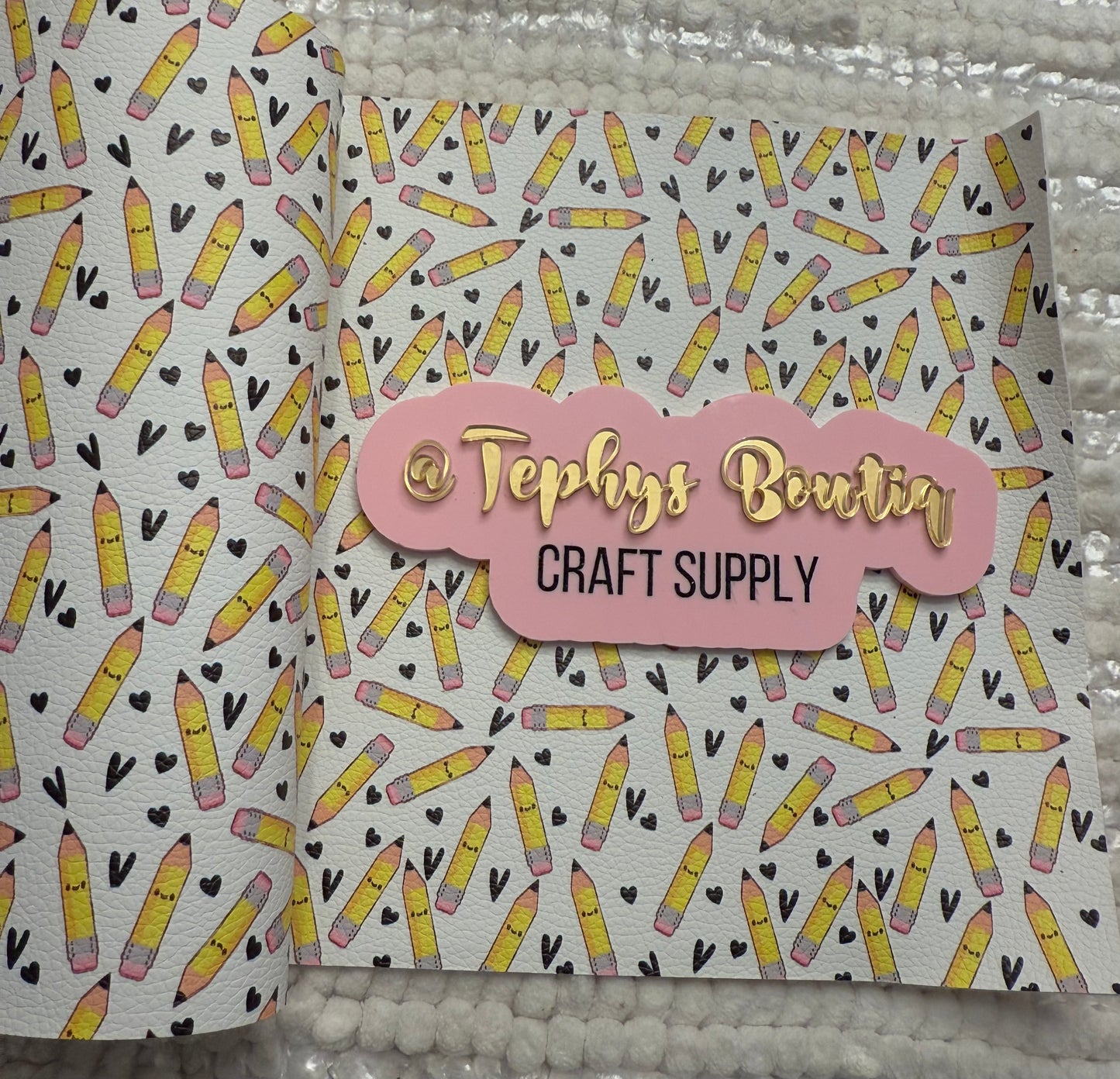 Litchi Leather Escuela