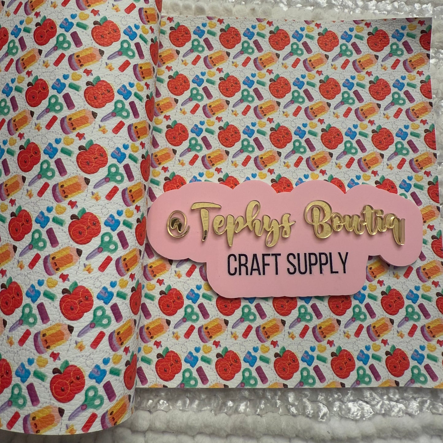 Litchi Leather Escuela