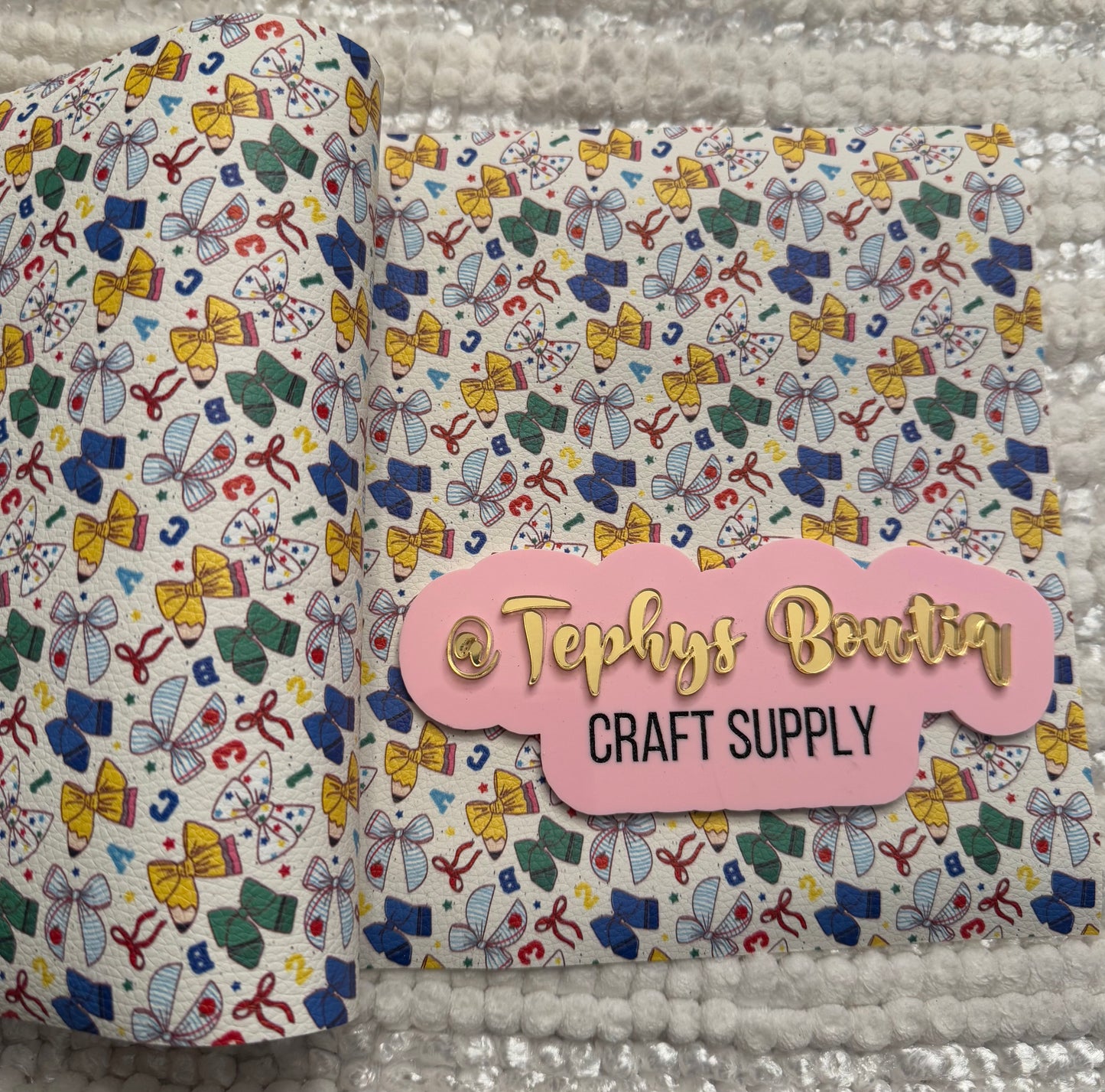 Litchi Leather Escuela