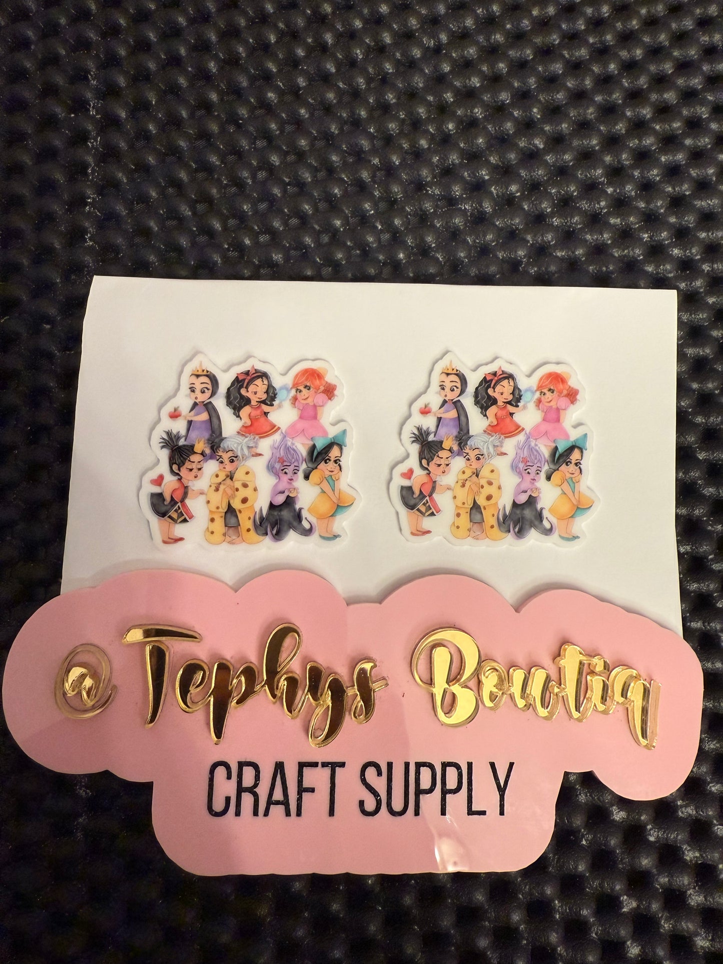 Litchi Leather villanas