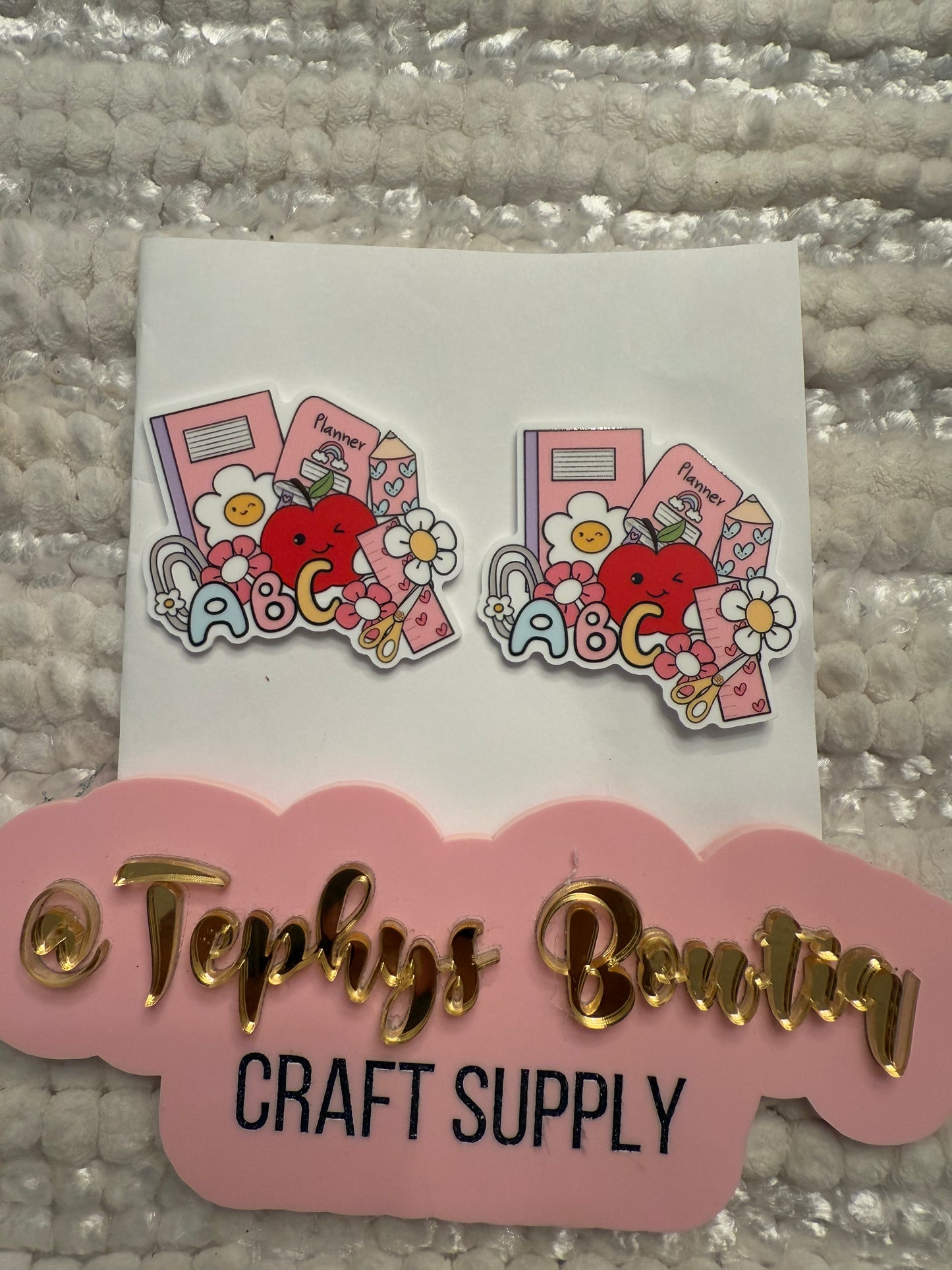 Litchi Leather Escuela