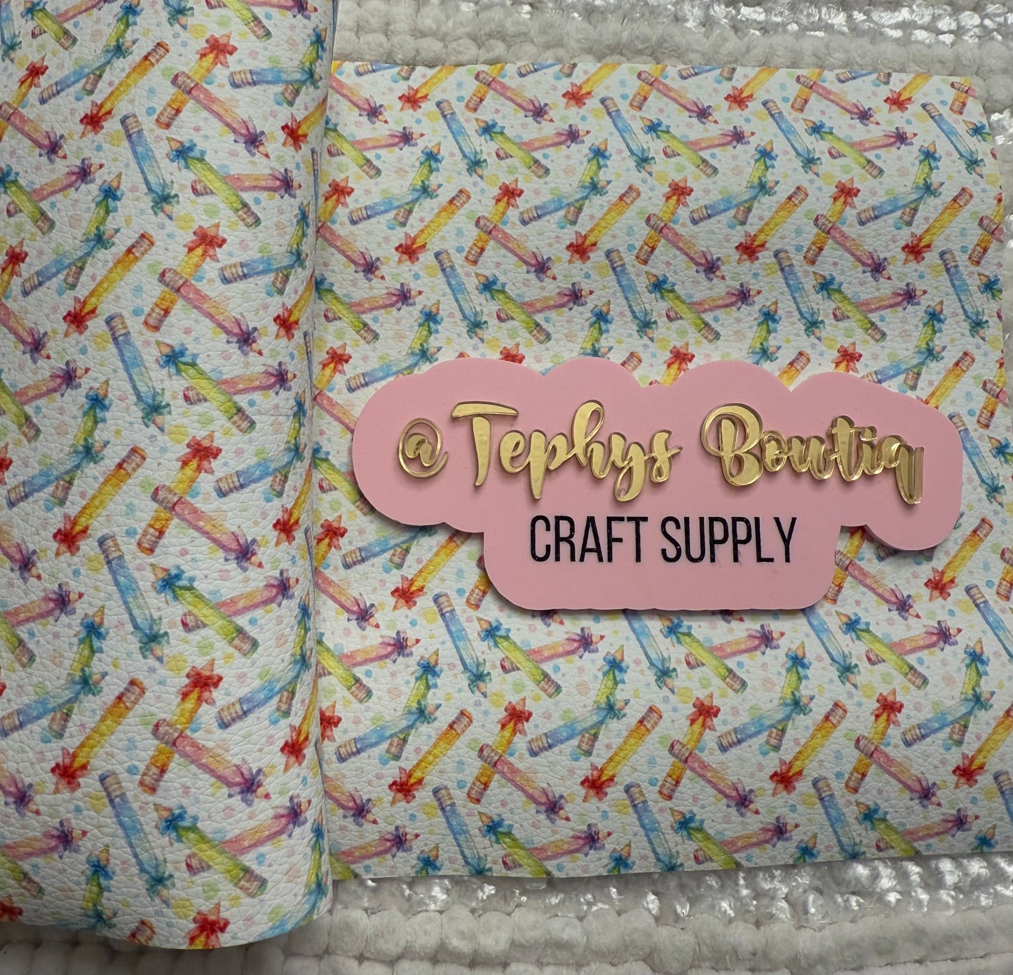 Litchi Leather Escuela