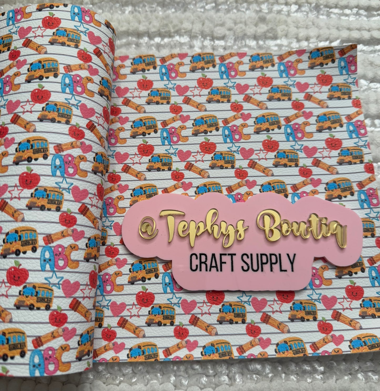 Litchi Leather Escuela