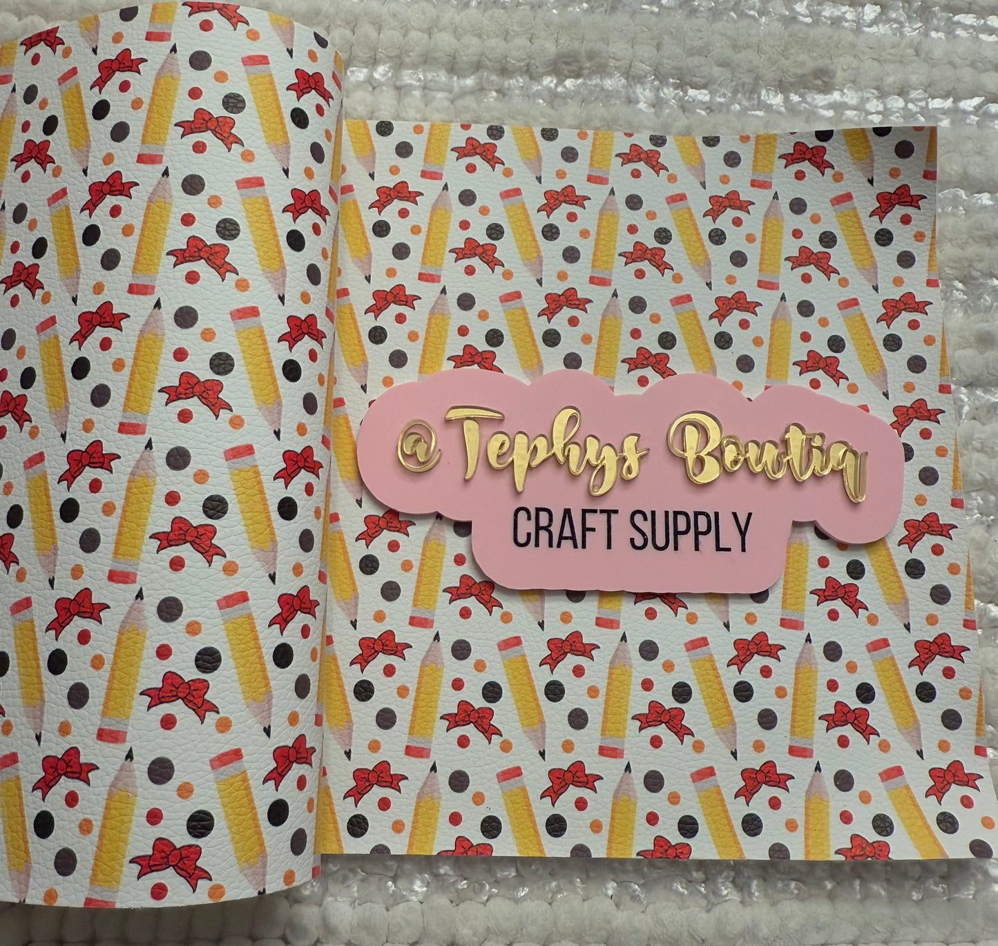 Litchi Leather Escuela