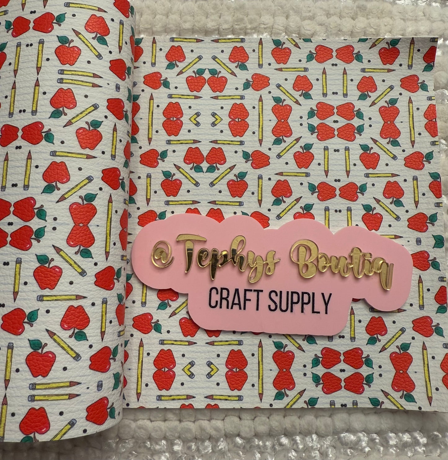 Litchi Leather Escuela