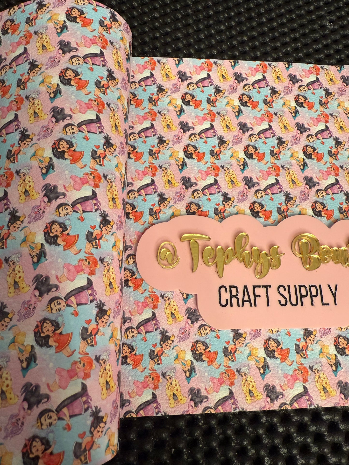 Litchi Leather villanas