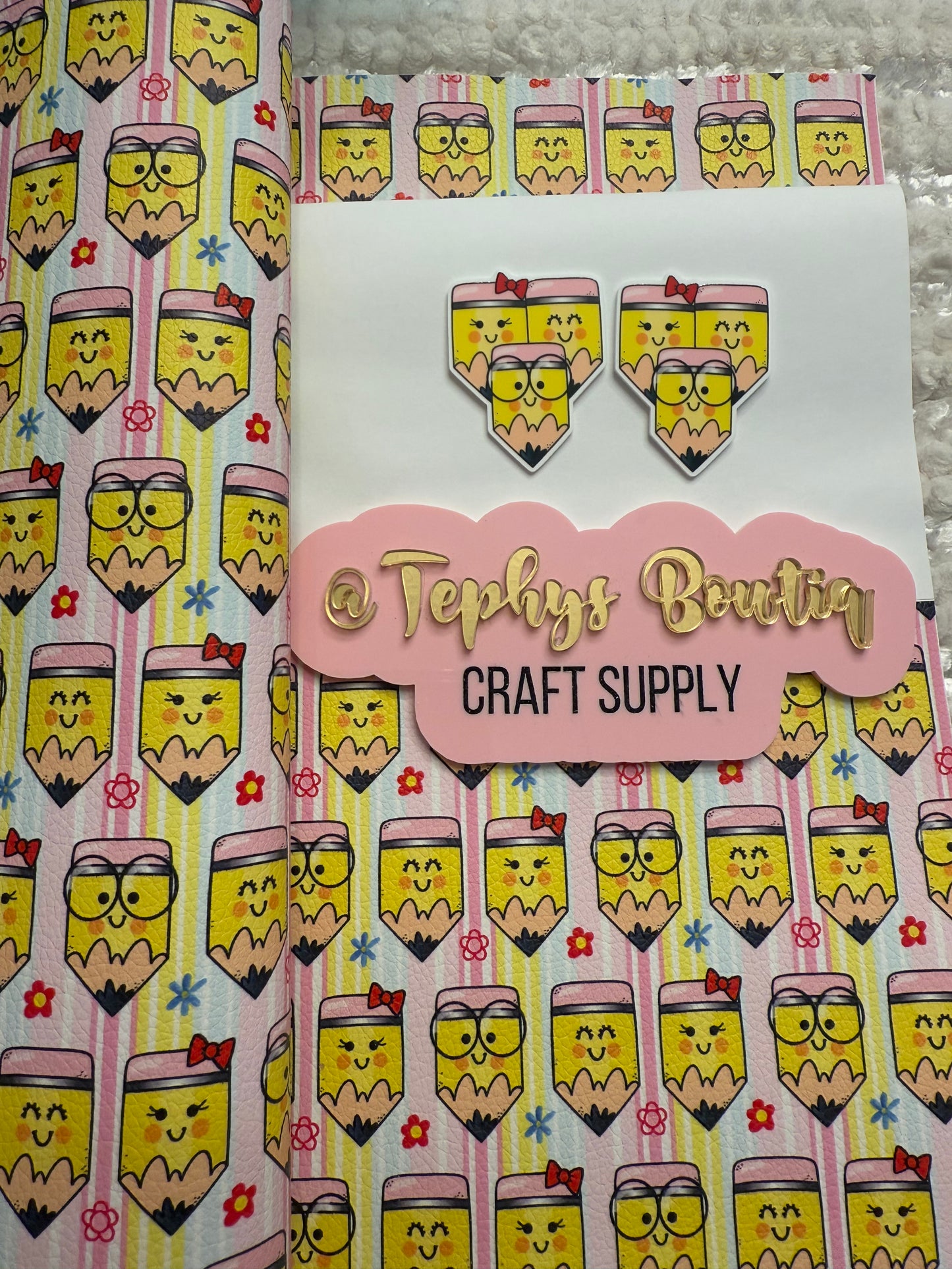 Litchi Leather Escuela