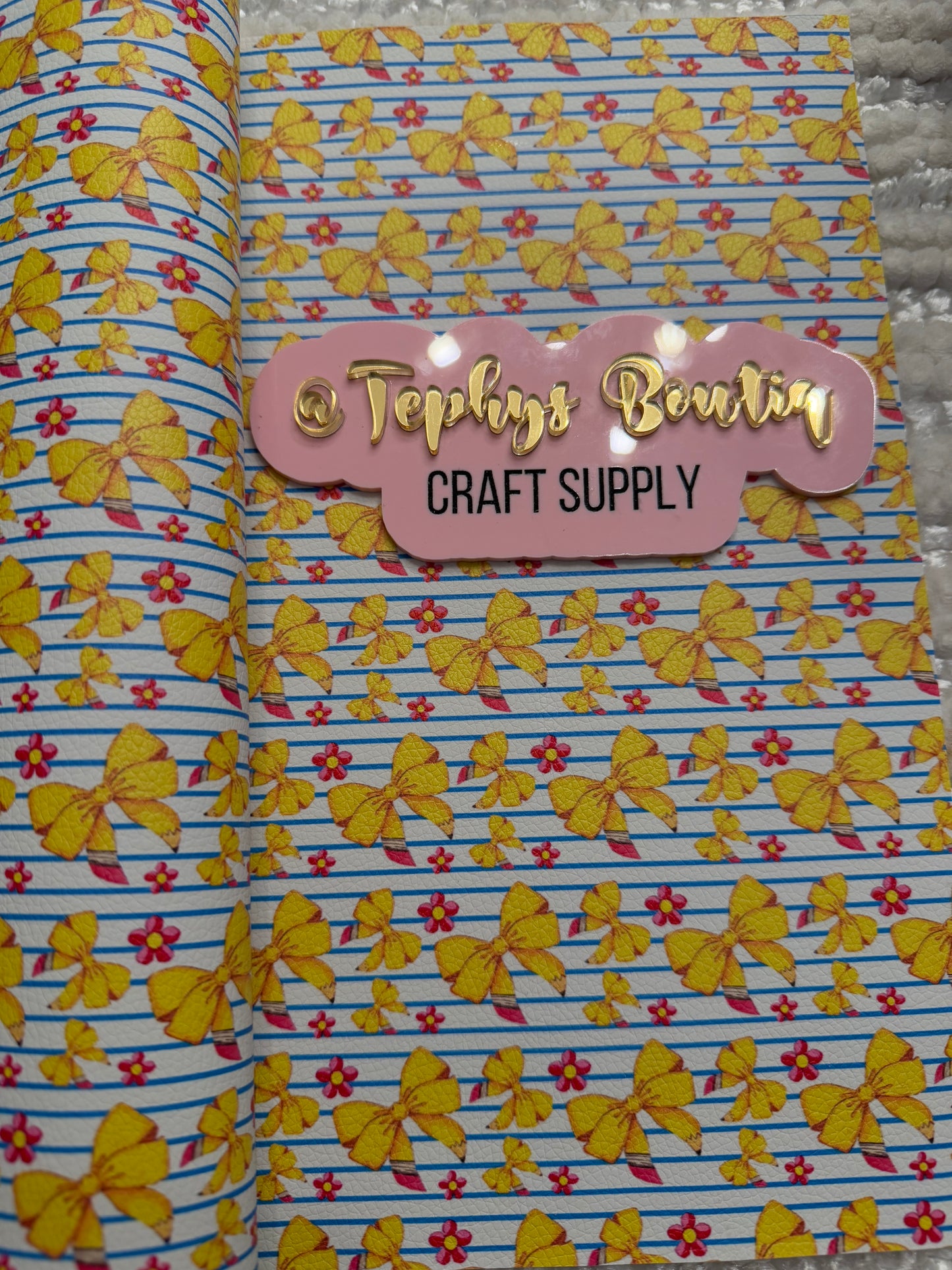 Litchi Leather Escuela