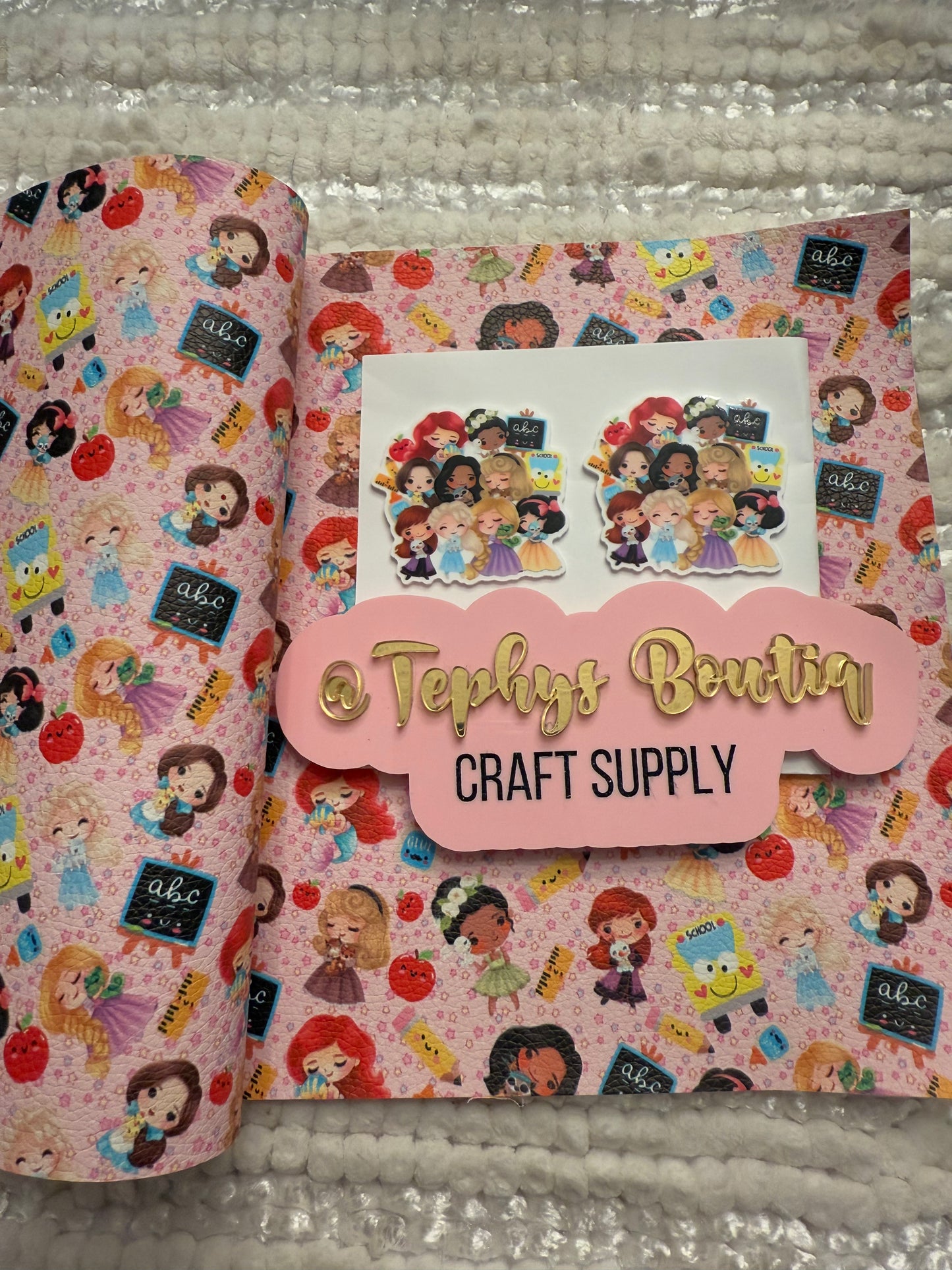 Litchi Leather Escuela