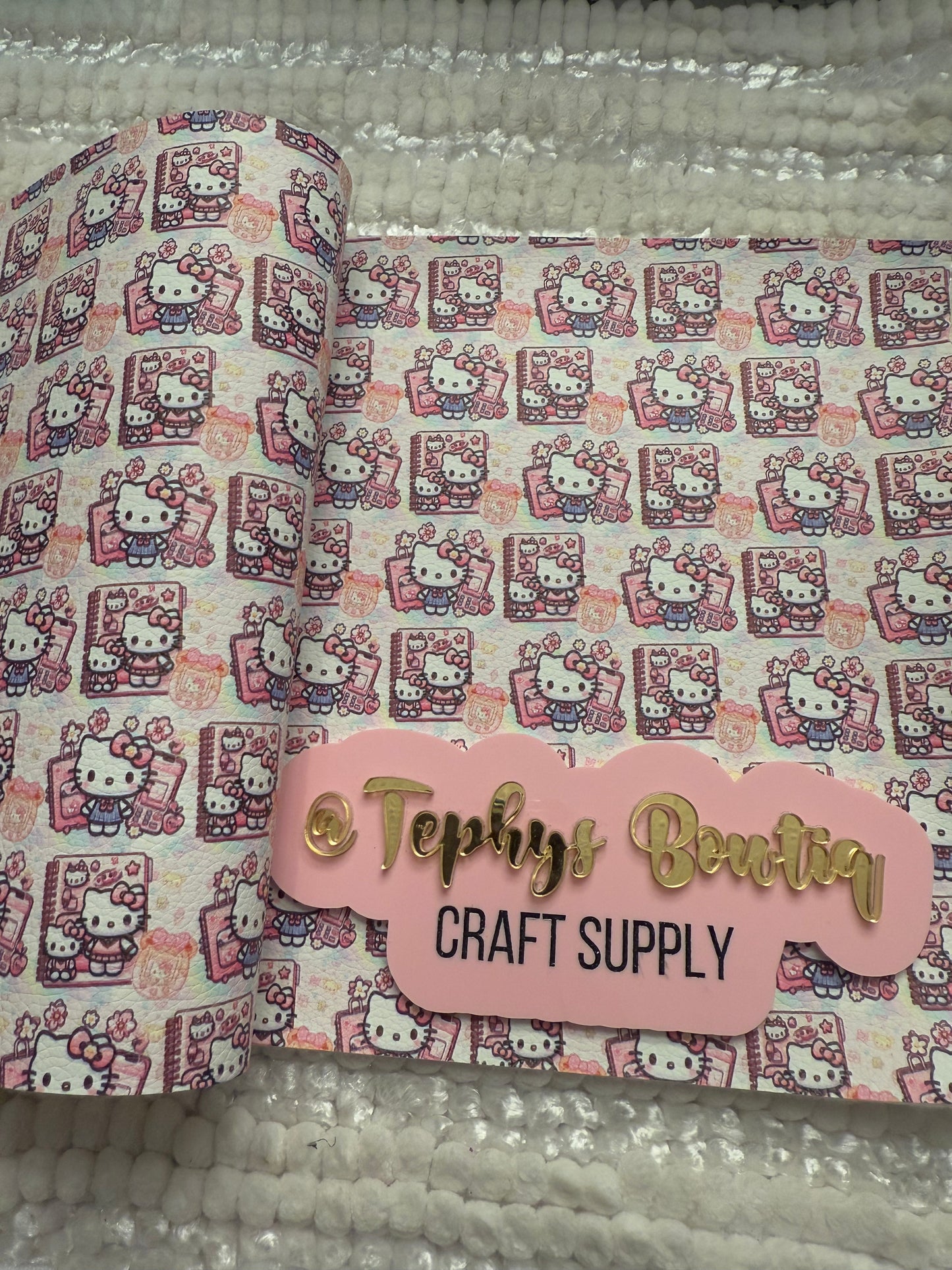 Litchi Leather Escuela