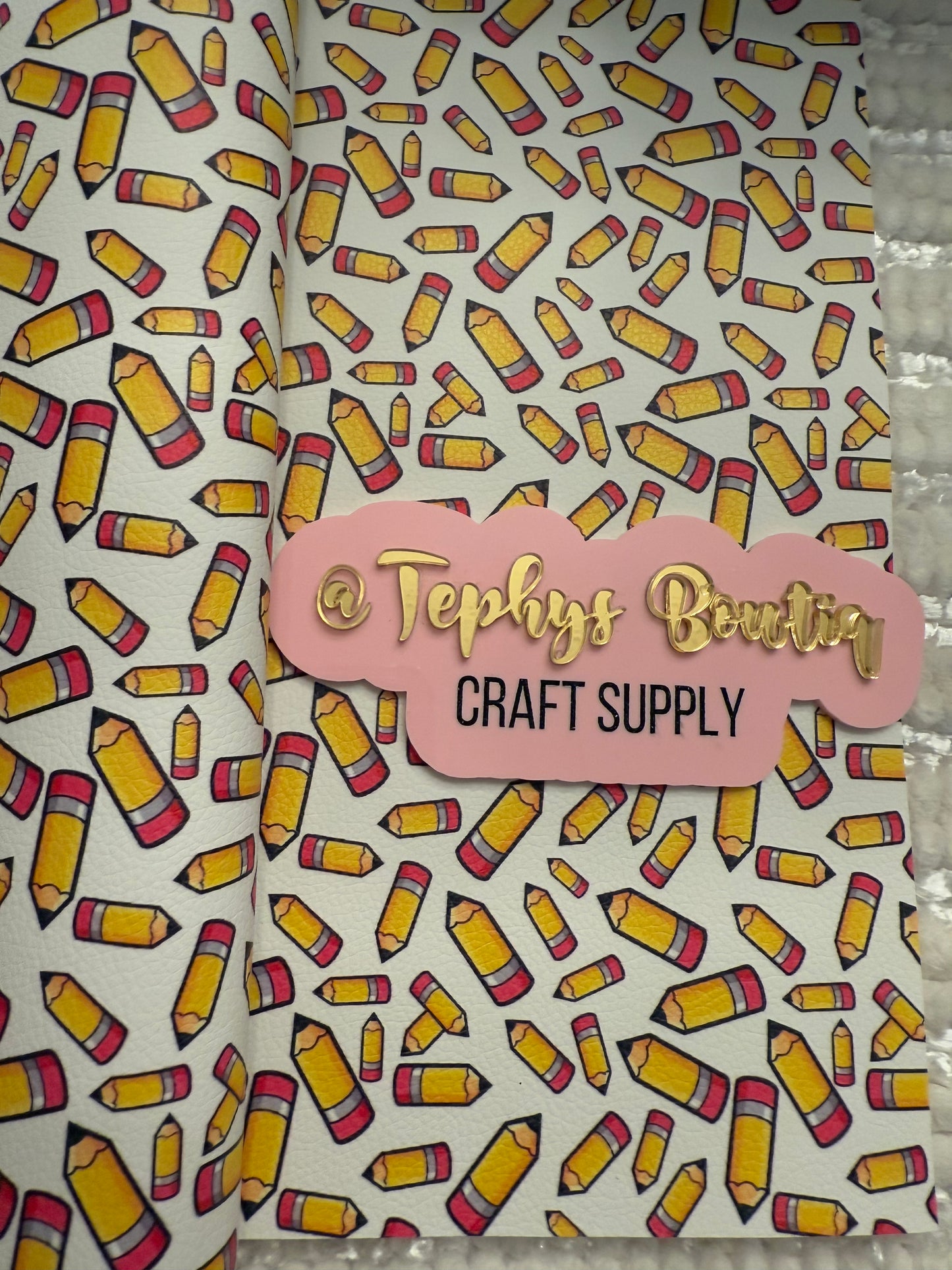 Litchi Leather Escuela