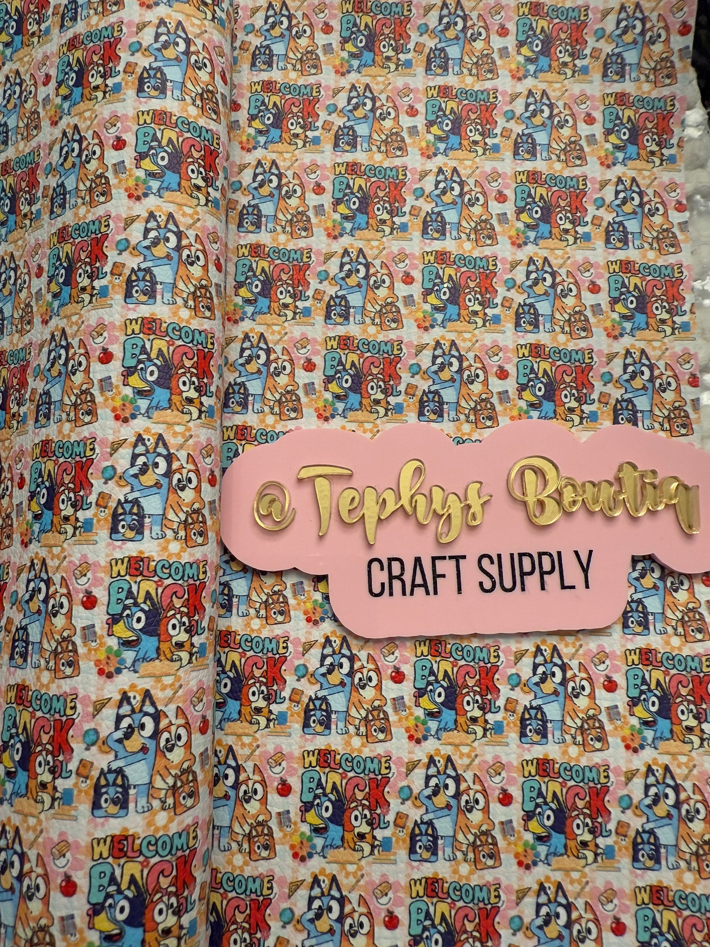 Litchi Leather Escuela