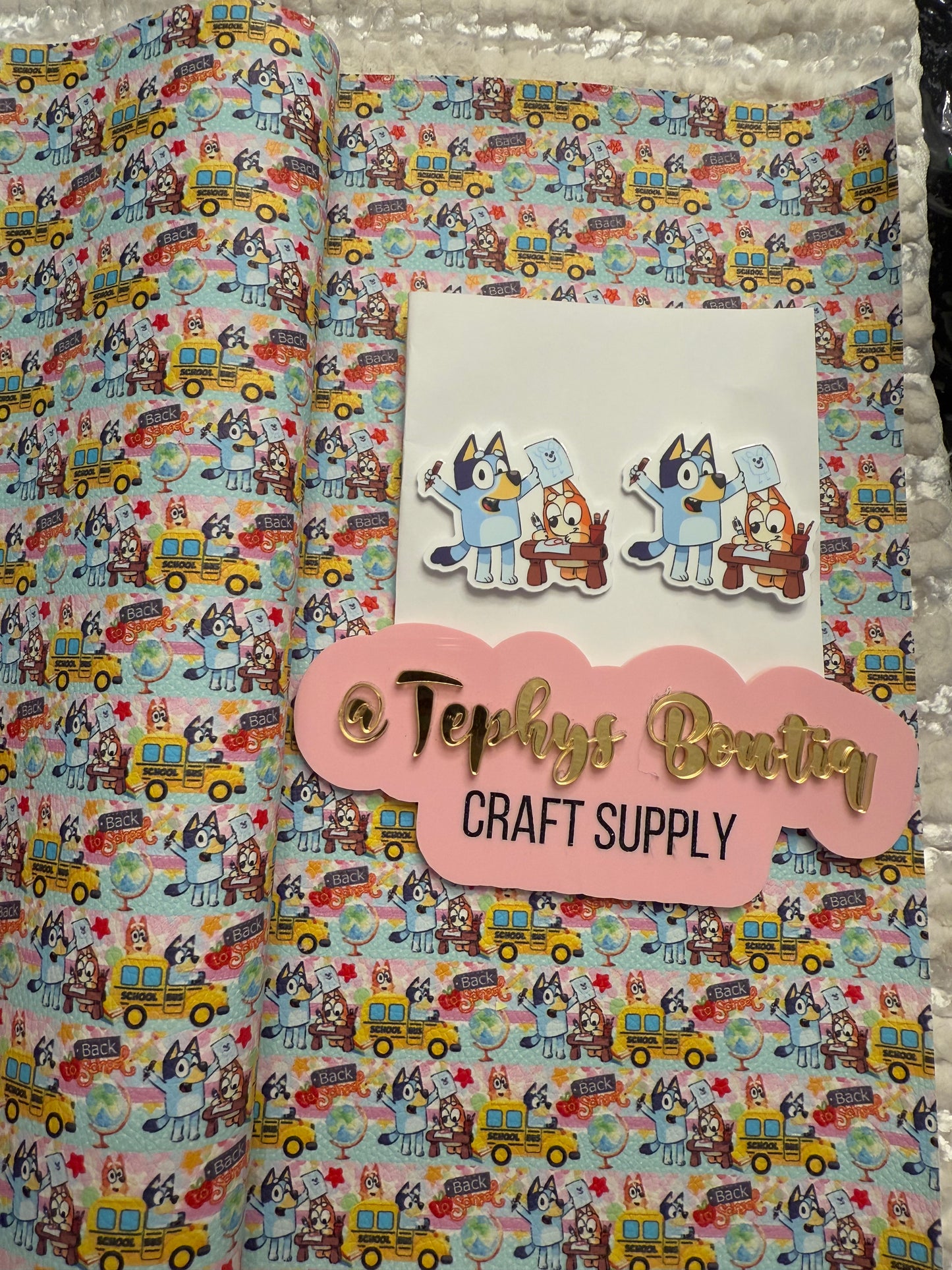 Litchi Leather Escuela