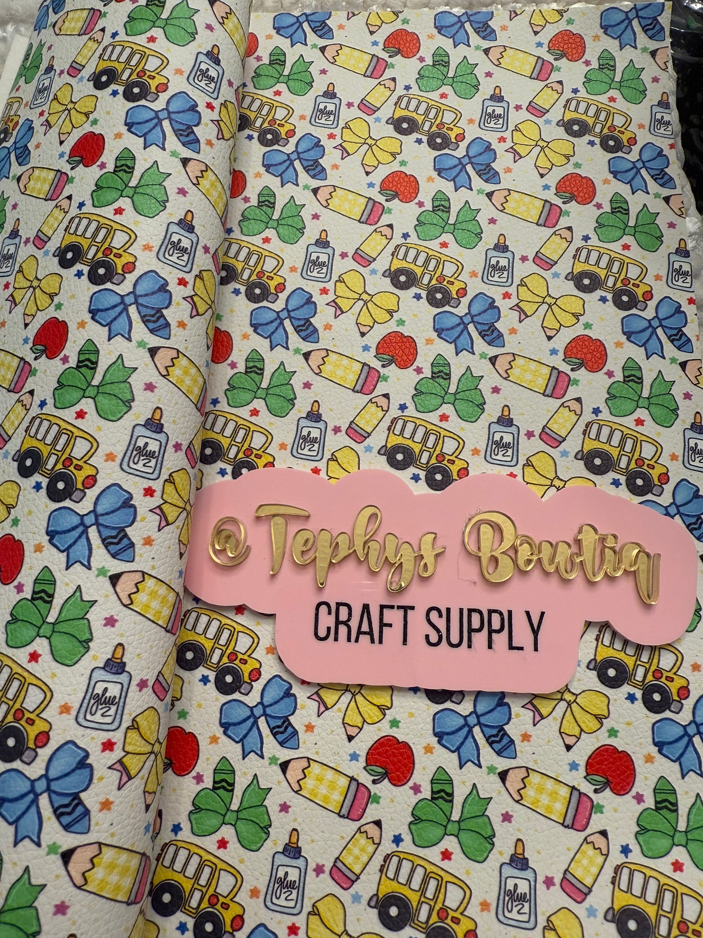 Litchi Leather Escuela