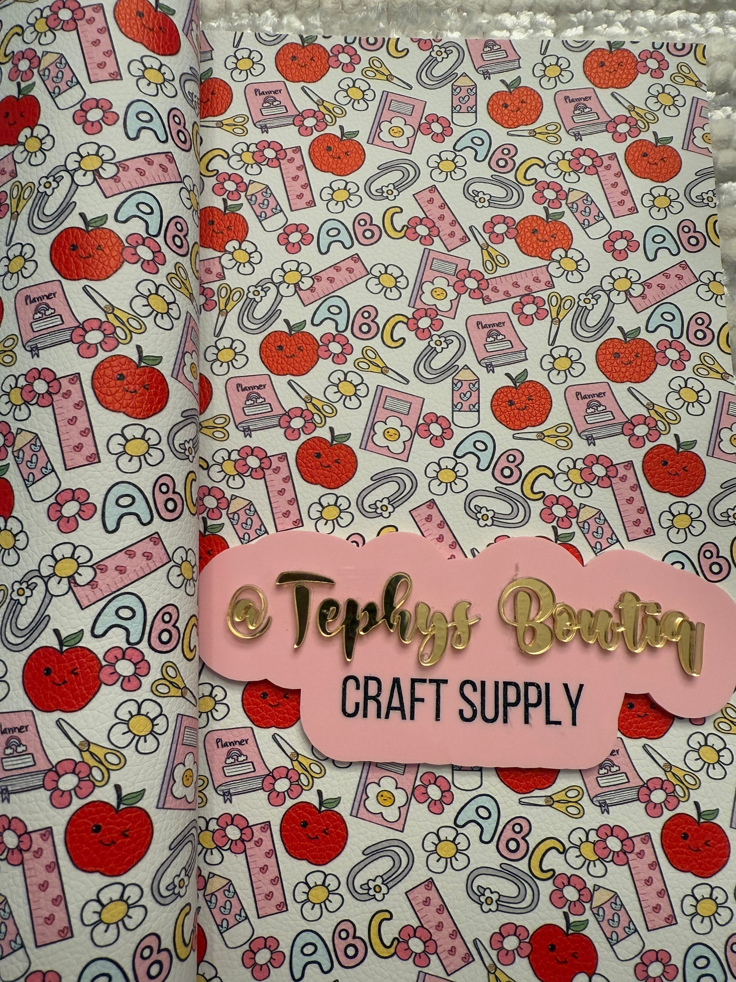 Litchi Leather Escuela