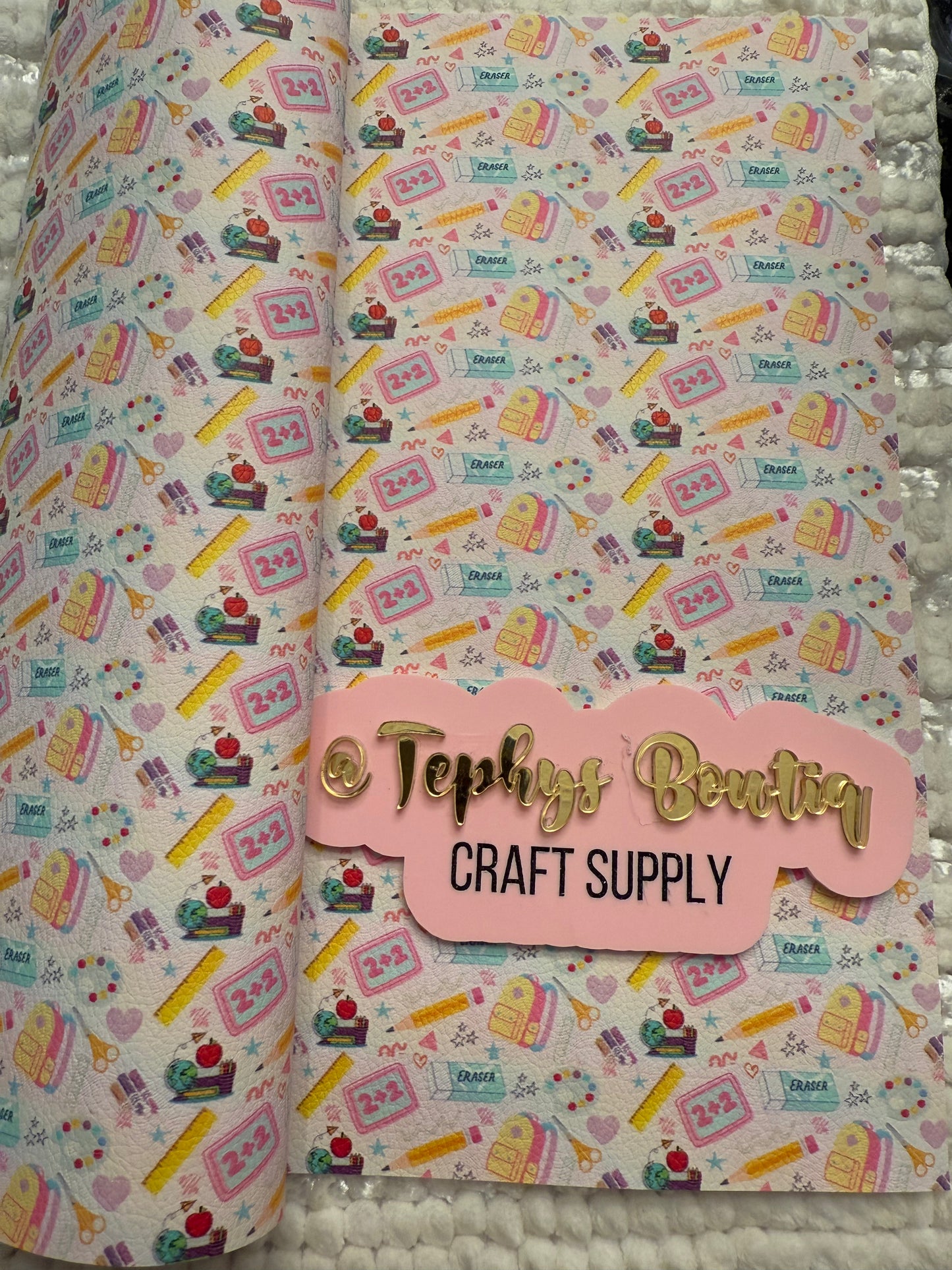 Litchi Leather Escuela