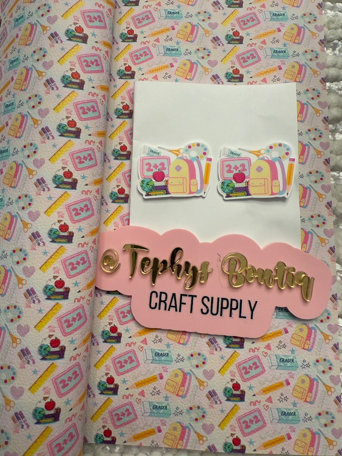 Litchi Leather Escuela