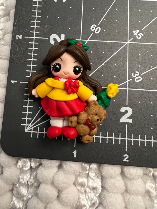 Bella con árbol